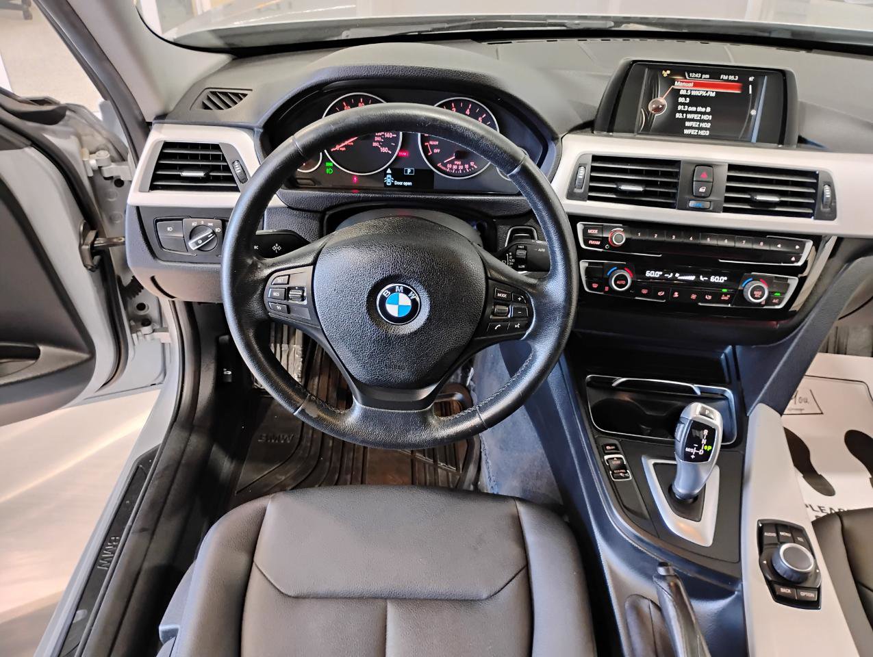 Used 2017 BMW 320i Sedan image 45