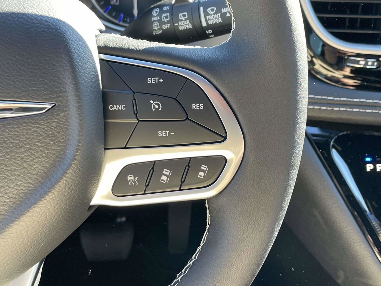 New 2026 Chrysler Pacifica Select FWD image 15