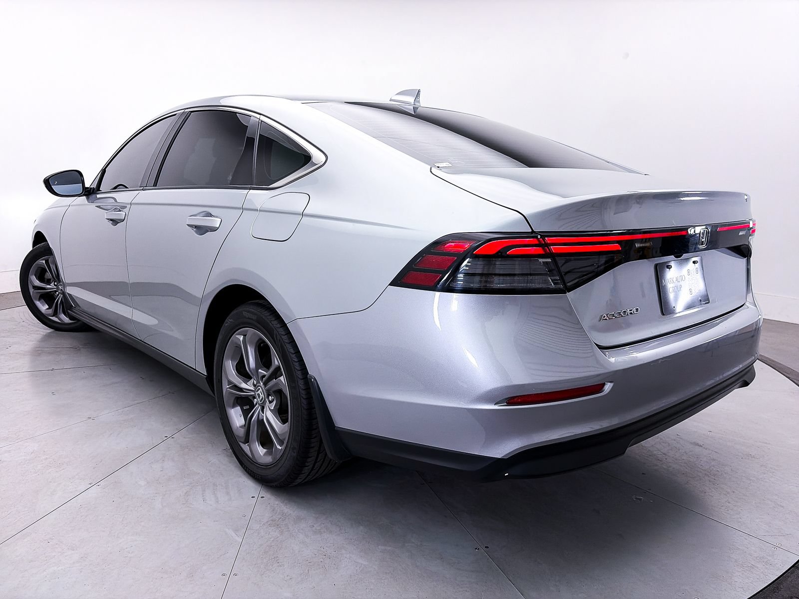 Used 2024 Honda Accord EX image 2
