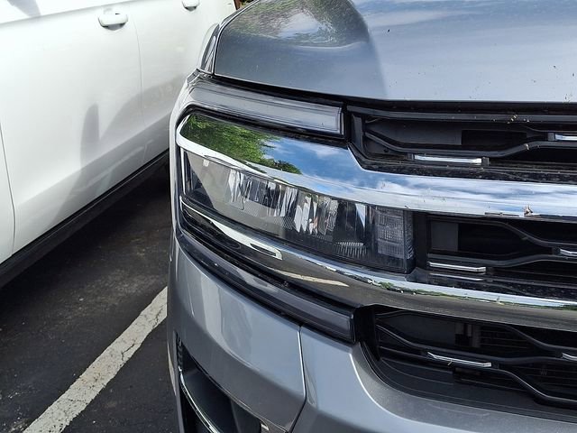 Used 2024 Ford Expedition Limited AWD/4WD image 5