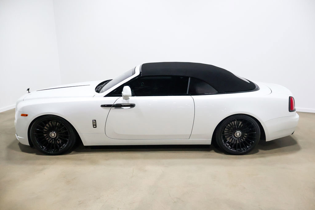 Used 2019 Rolls-Royce Dawn RWD image 18