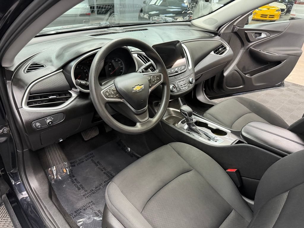 Used 2022 Chevrolet Malibu LT FWD image 35