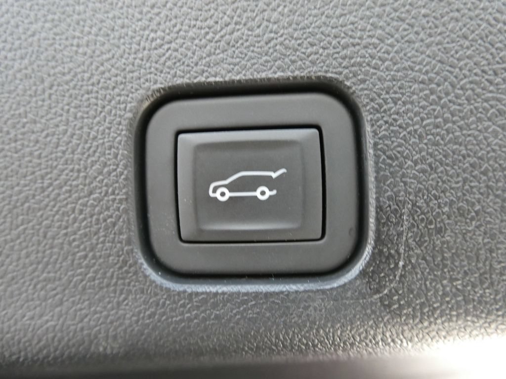 Certified 2025 GMC Acadia Elevation w/ Elevation Premium Package FWD image 20