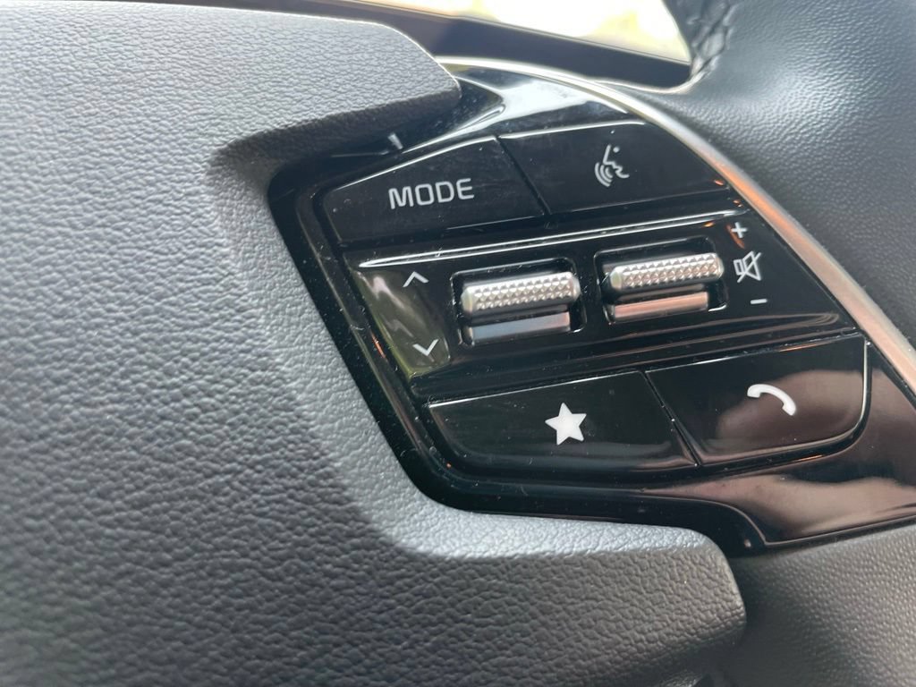 Certified 2024 Kia Niro Wind w/ Wind Preserve Package FWD image 12