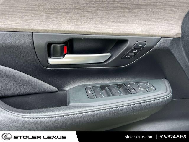 Used 2024 Toyota Grand Highlander Limited image 21