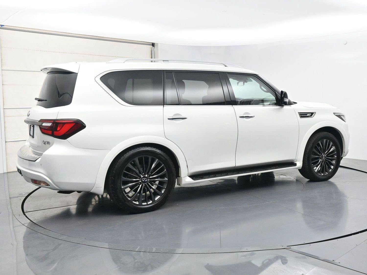Used 2021 INFINITI QX80 Premium Select w/ All-Season Package AWD/4WD image 28