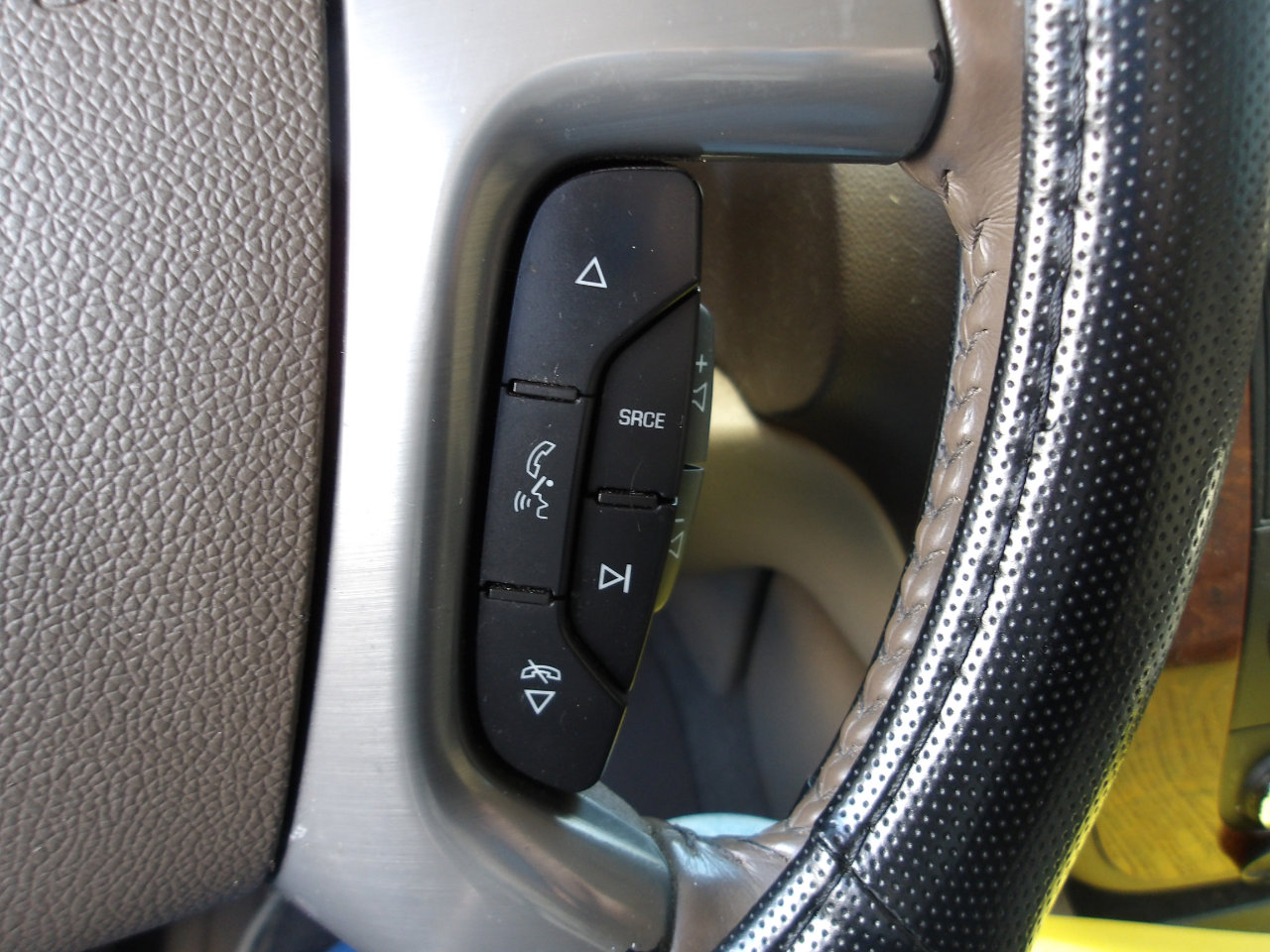 Used 2010 Chevrolet Tahoe 4WD image 17