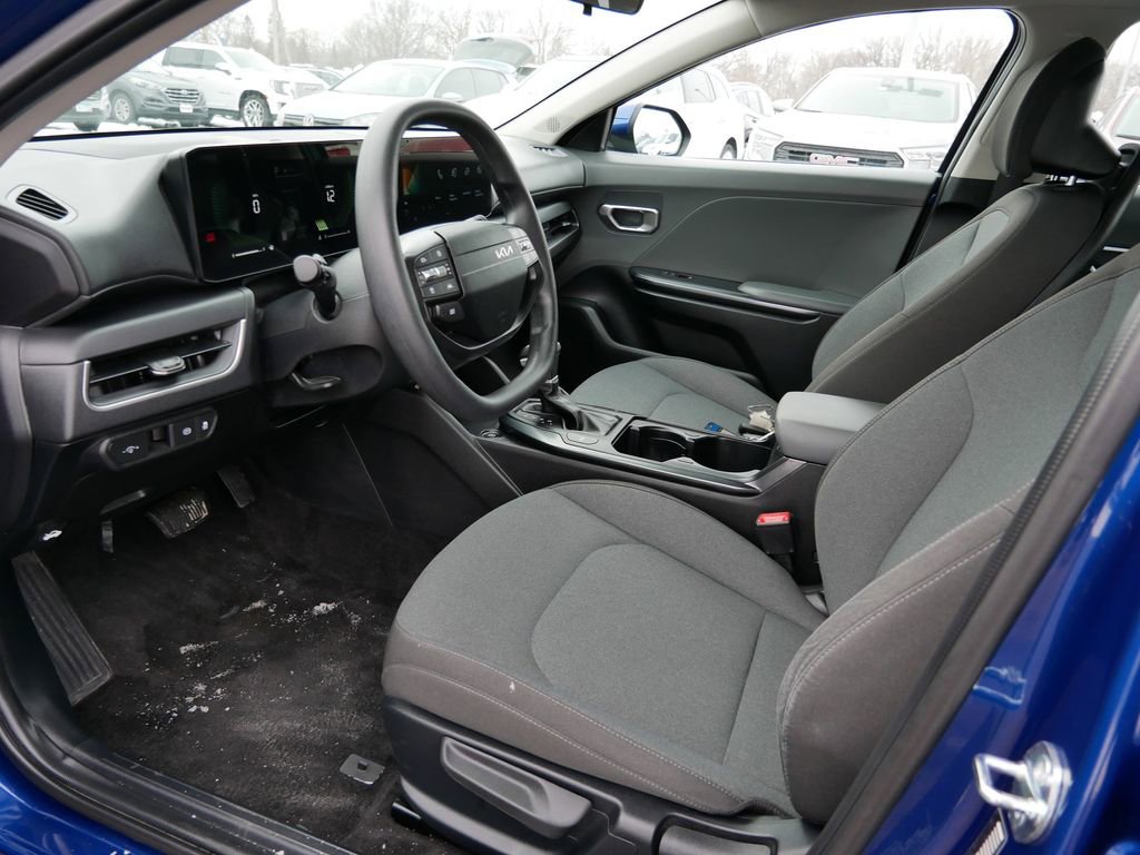 Used 2025 Kia K4 LXS image 11