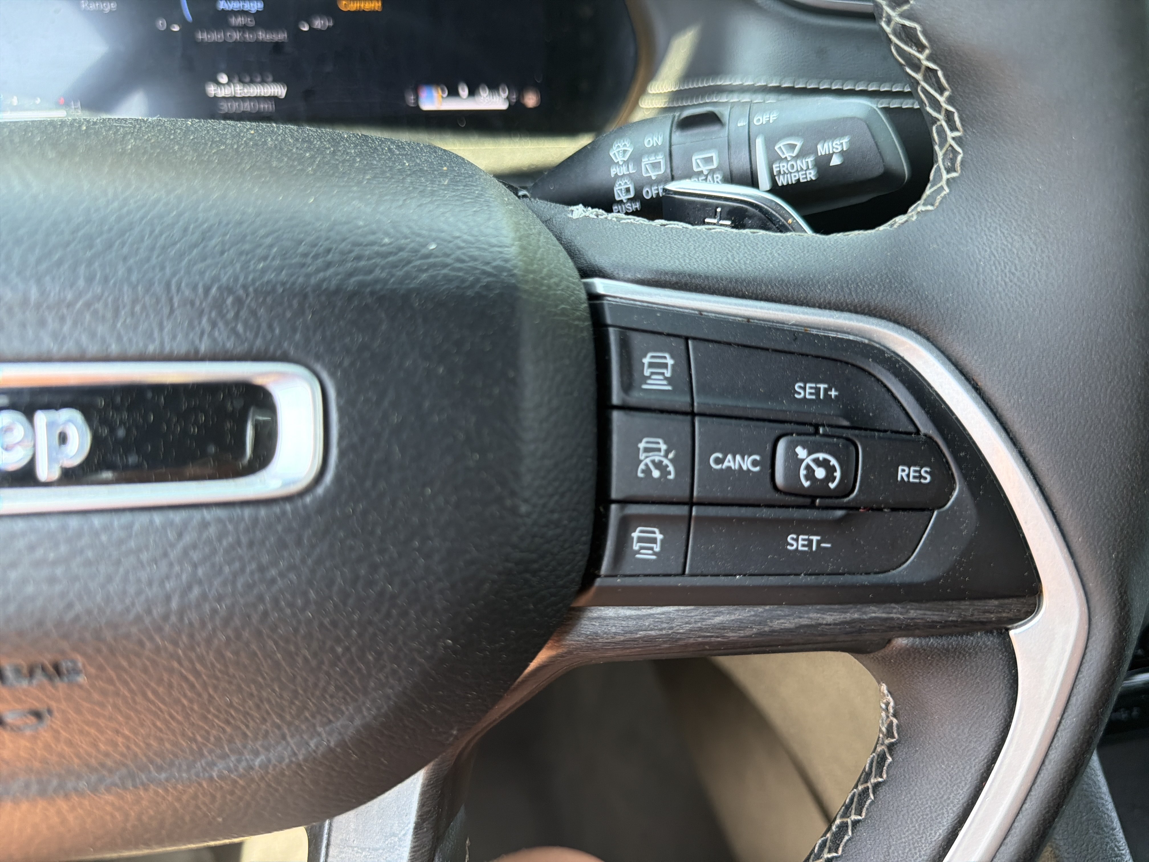 Certified 2024 Jeep Grand Cherokee Limited w/ Luxury Tech Group II AWD/4WD image 30