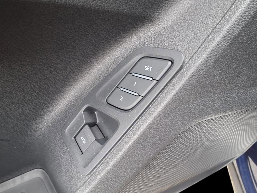 Used 2025 Audi Q3 2.0T Premium w/ Convenience Package image 9