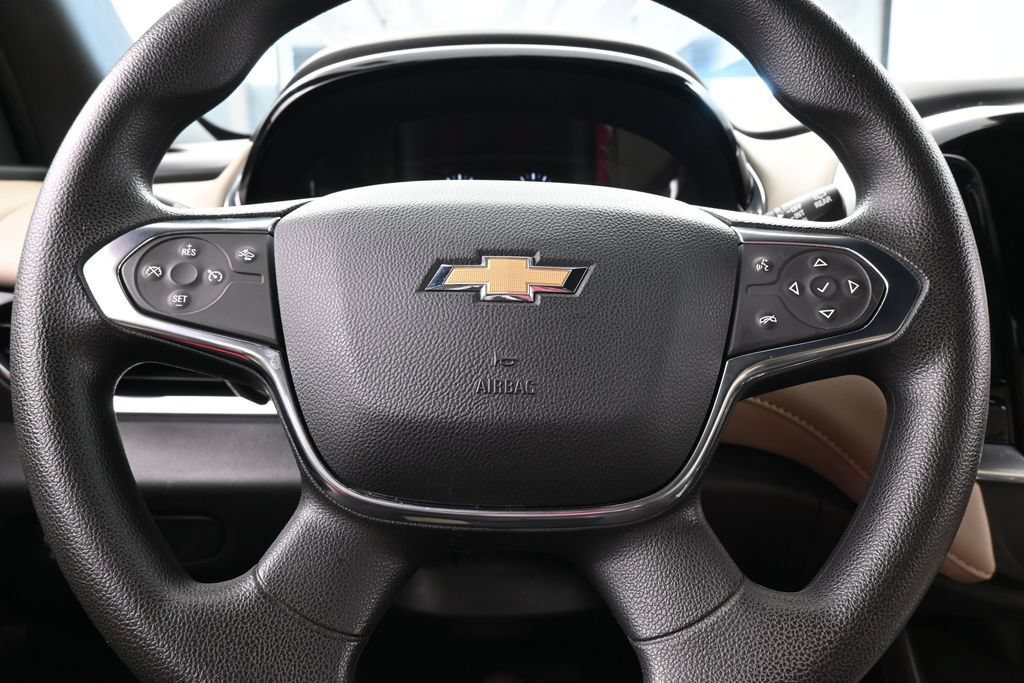 Used 2023 Chevrolet Traverse LS FWD image 23