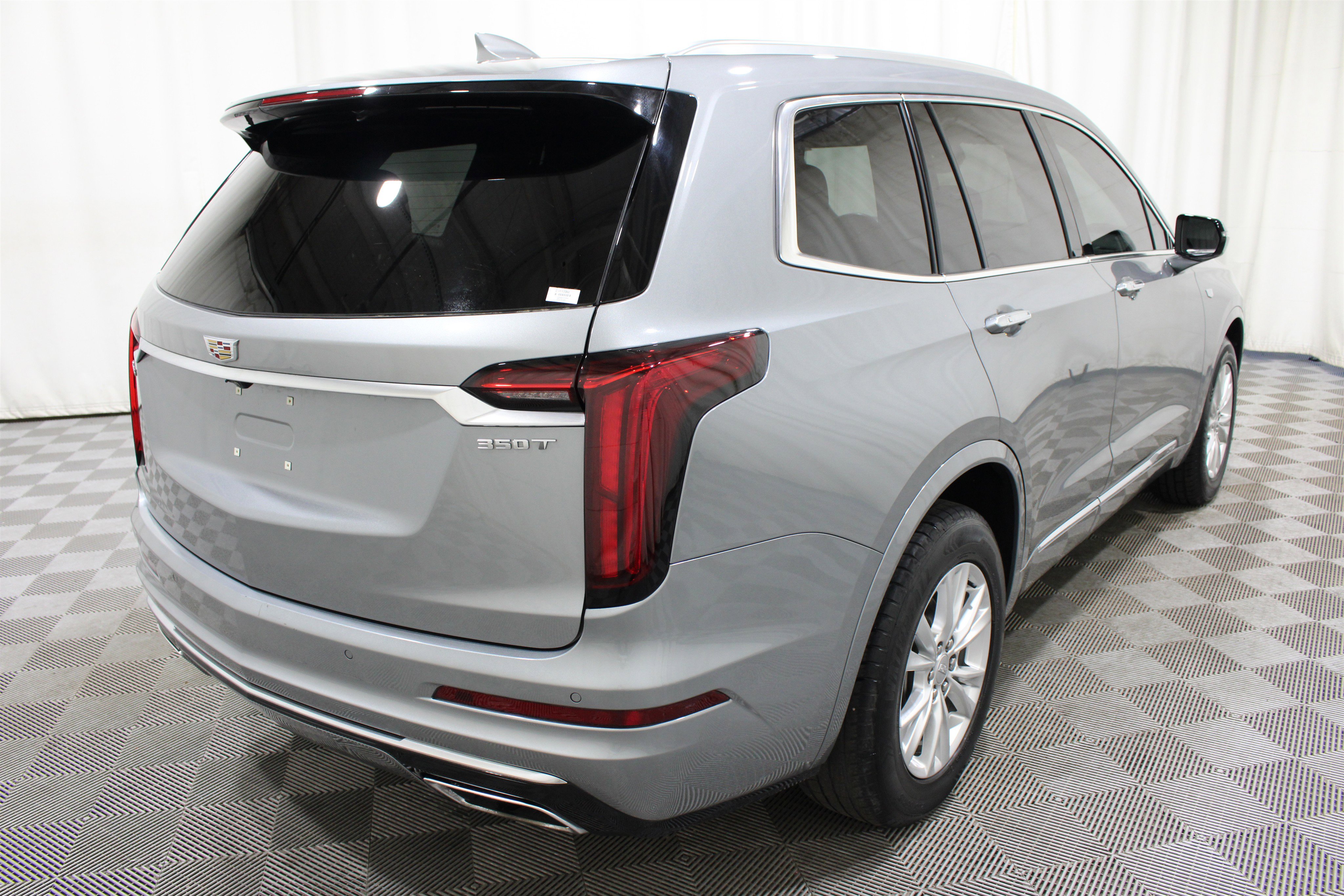 Certified 2024 Cadillac XT6 Luxury image 32