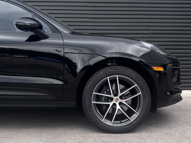 Certified 2026 Porsche Macan AWD/4WD image 10