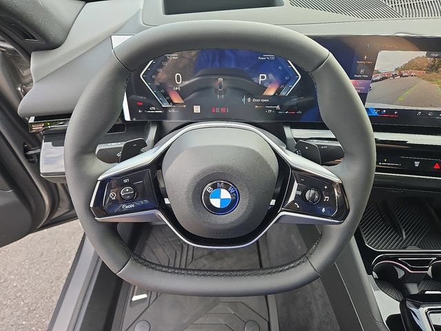 Used 2026 BMW 530i xDrive w/ Premium Package AWD/4WD image 9