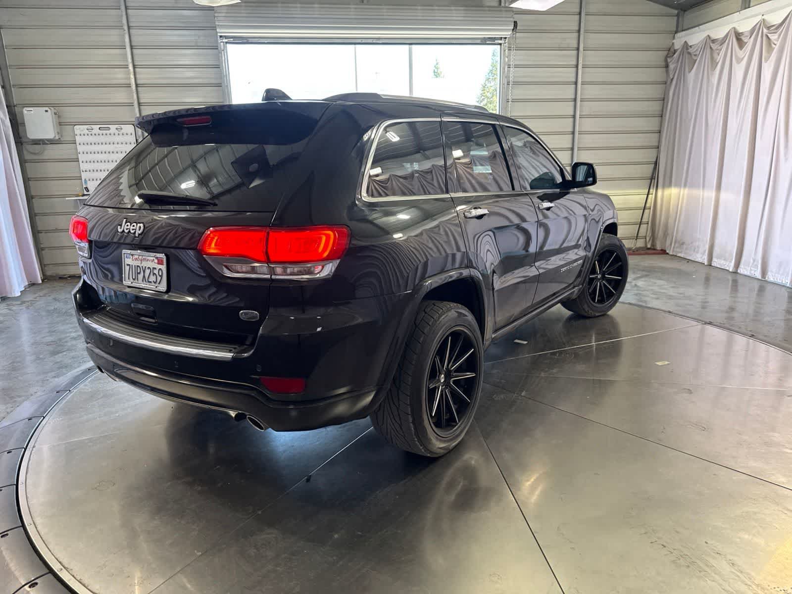 Used 2016 Jeep Grand Cherokee Overland RWD image 4