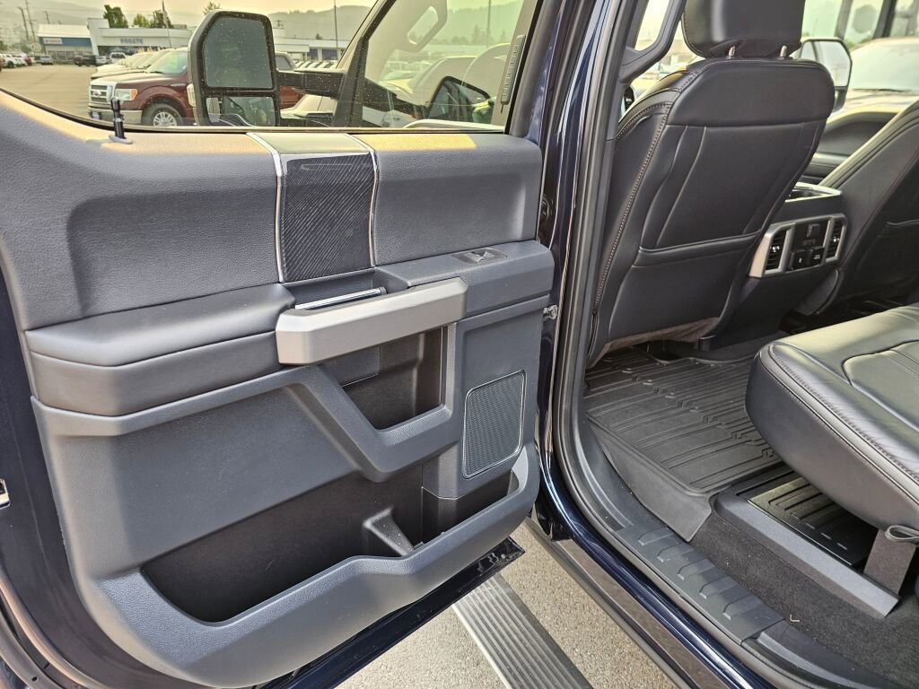 Certified 2022 Ford F450 Platinum w/ FX4 Off-Road Package image 11