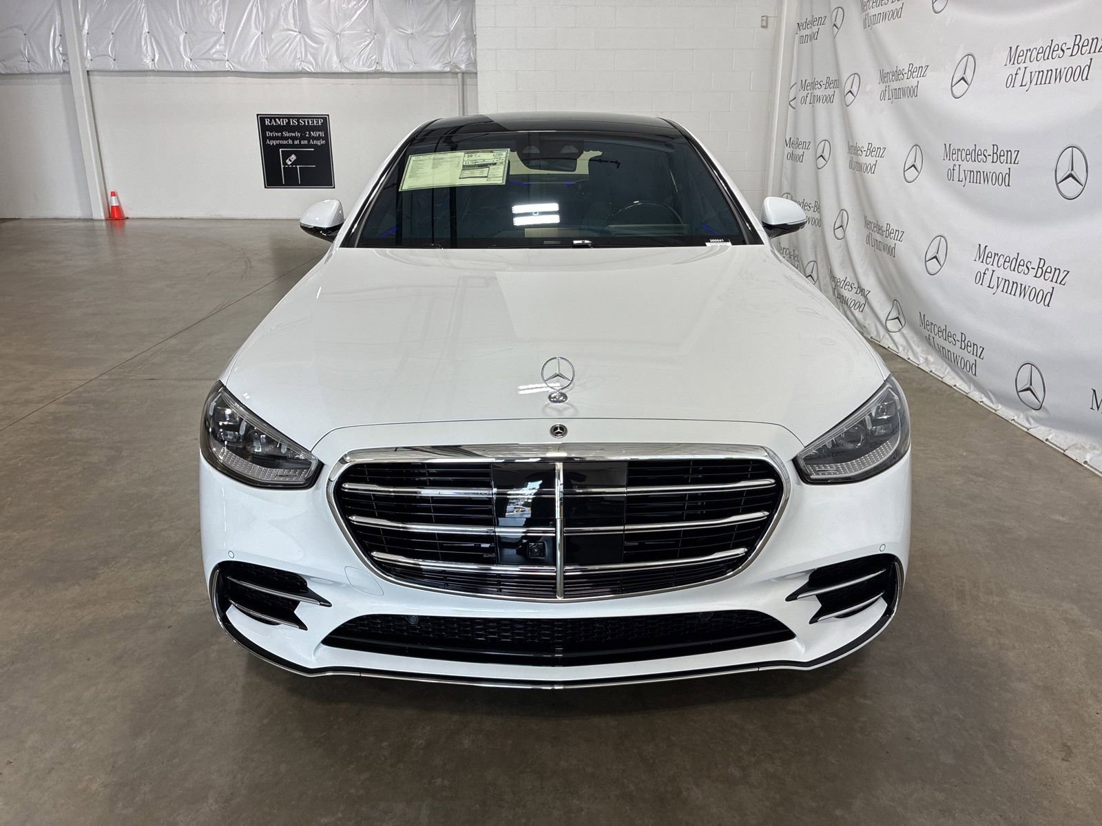 New 2026 Mercedes-Benz S 580 4MATIC Sedan image 2