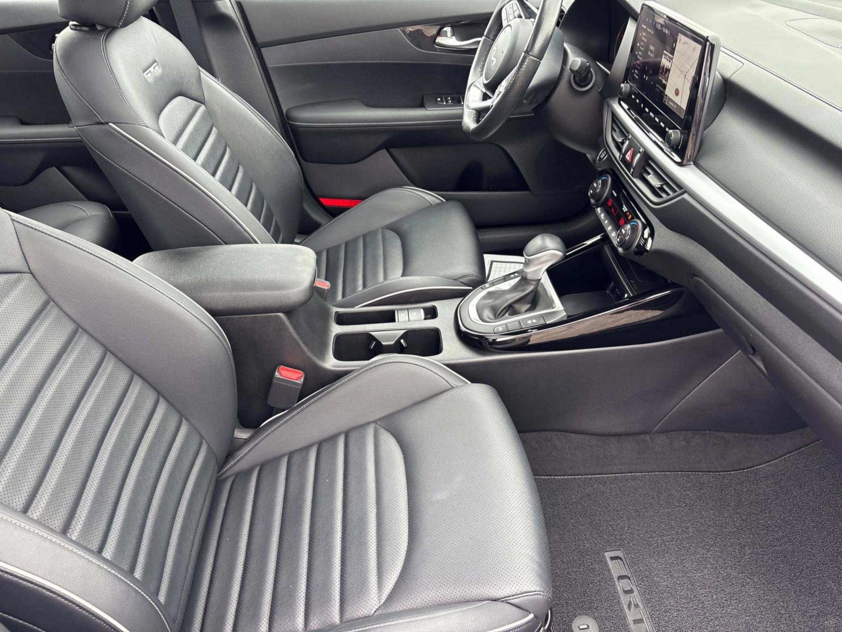 Used 2023 Kia Forte GT-Line w/ GT-Line Premium Package image 21