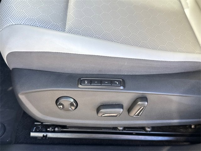 Certified 2022 Volkswagen ID.4 Pro S w/ Gradient Package image 29