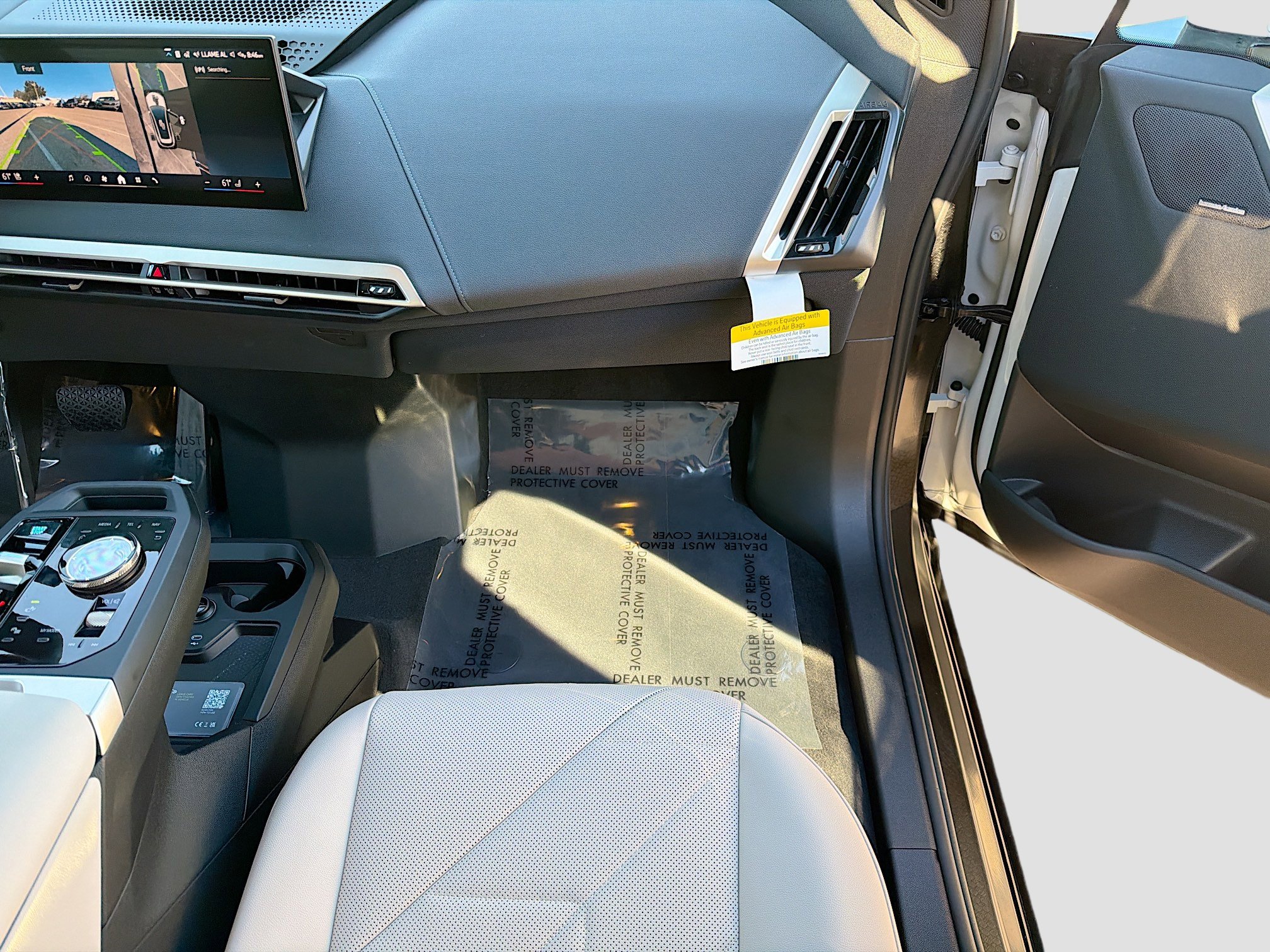 New 2026 BMW iX xDrive60 w/ Premium Package image 18