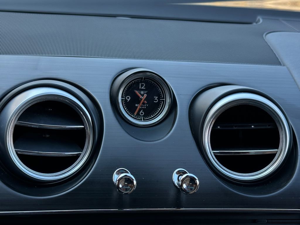 Used 2017 Bentley Bentayga W12 image 25