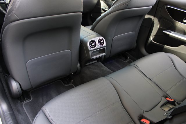Used 2023 Mercedes-Benz C 300 Sedan image 10