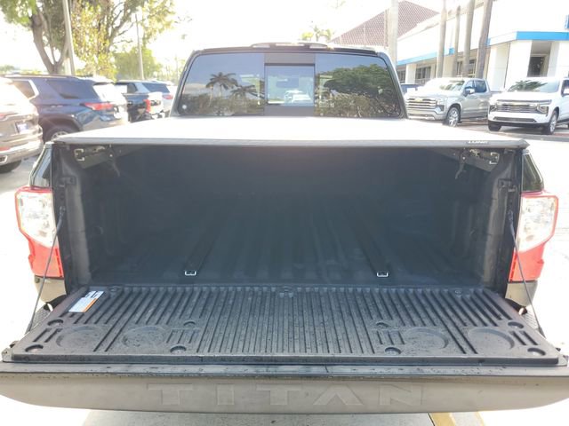 Used 2019 Nissan Titan SL w/ Midnight Edition AWD/4WD image 9