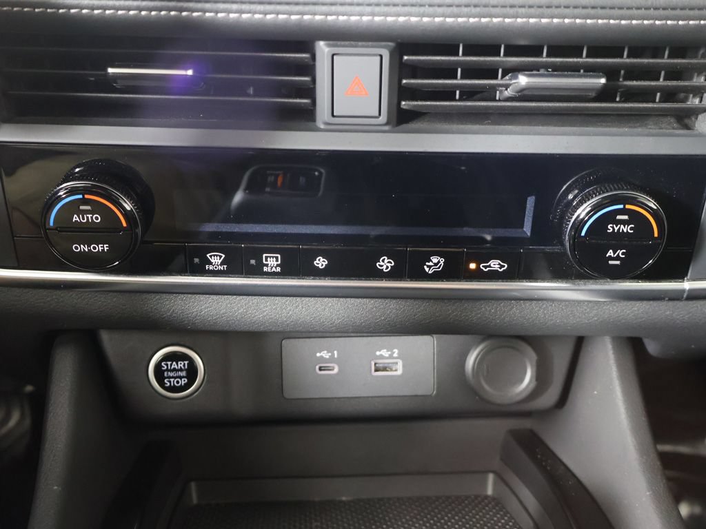 Used 2023 Nissan Rogue SV AWD/4WD image 41