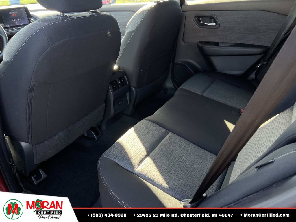 Used 2023 Nissan Rogue SV AWD/4WD image 12