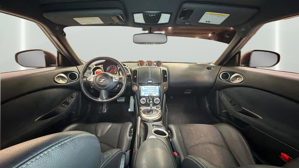 Used 2009 Nissan 370Z Touring image 31