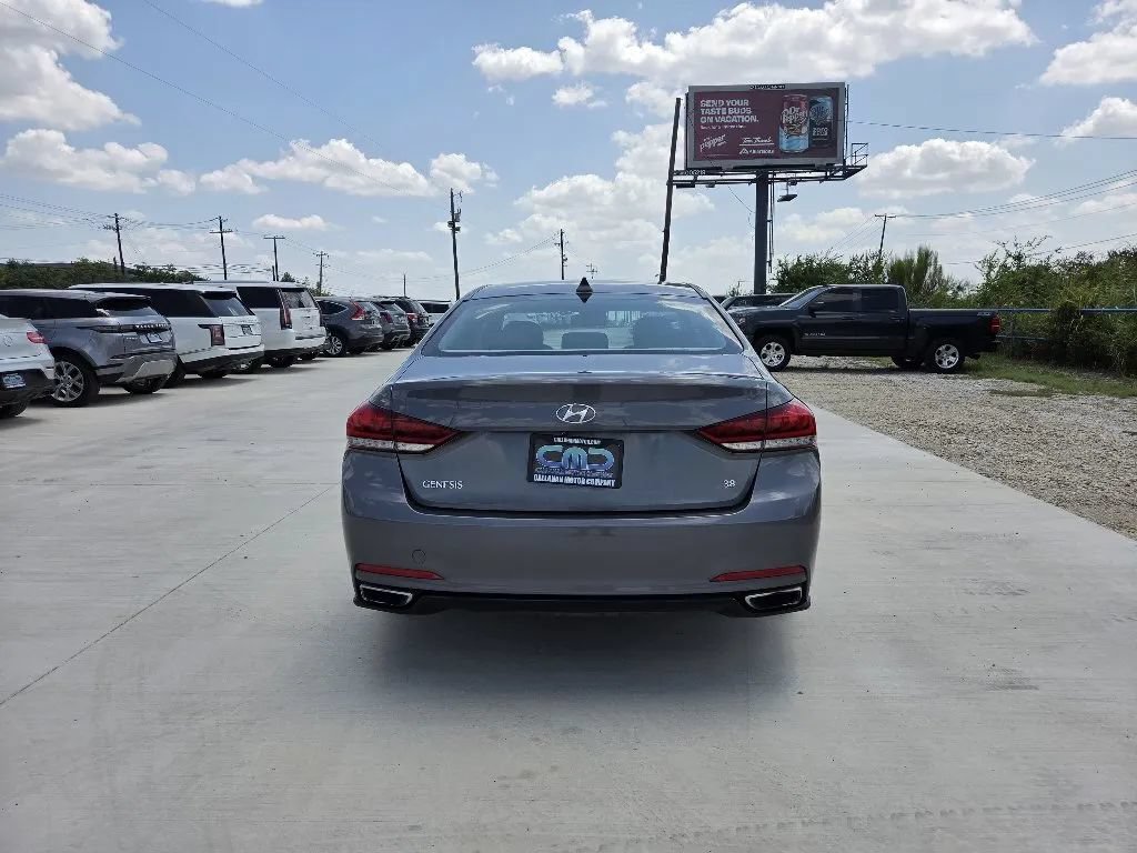 Used 2016 Hyundai Genesis 3.8 RWD image 6