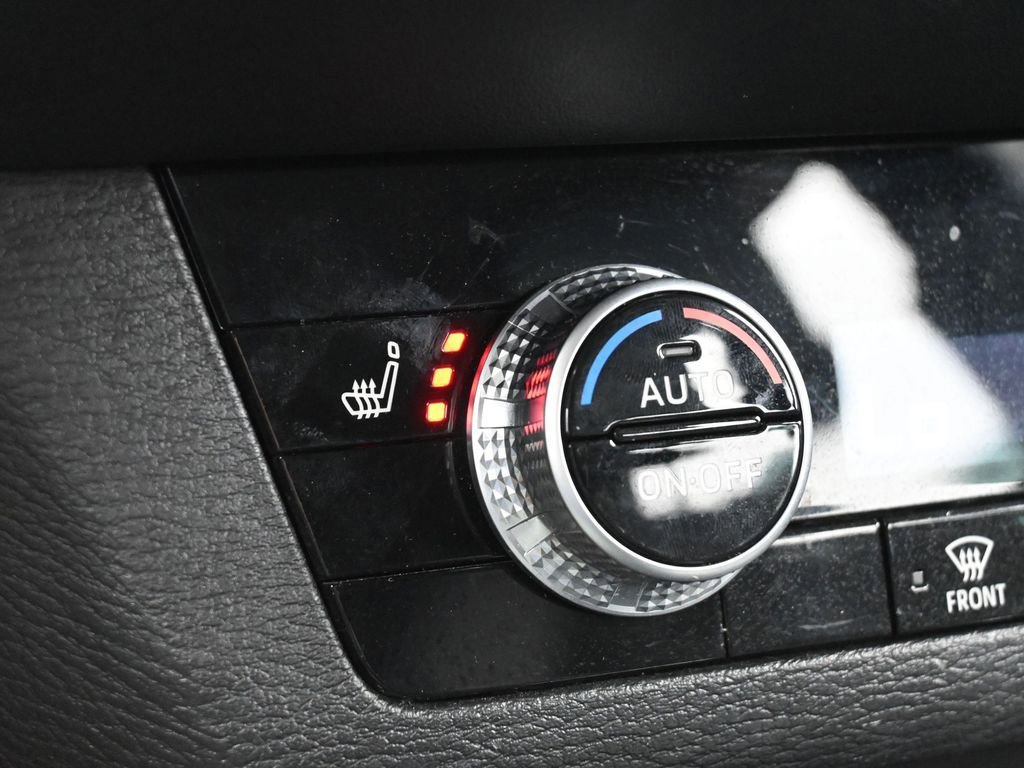 Used 2023 Mitsubishi Outlander SE image 30