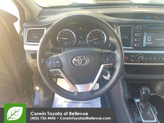 Used 2016 Toyota Highlander LE image 11