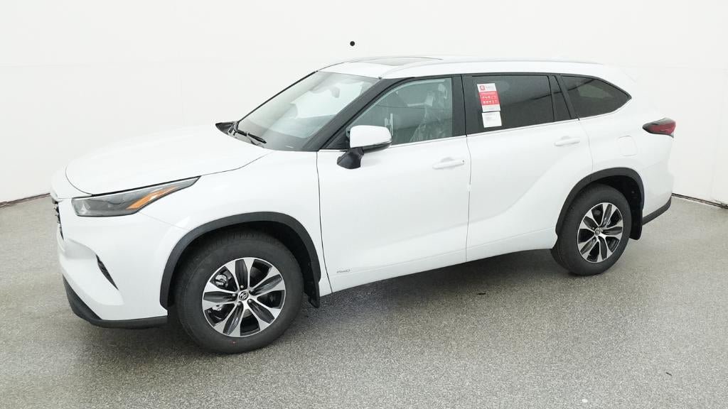 New 2026 Toyota Highlander XLE AWD/4WD image 2
