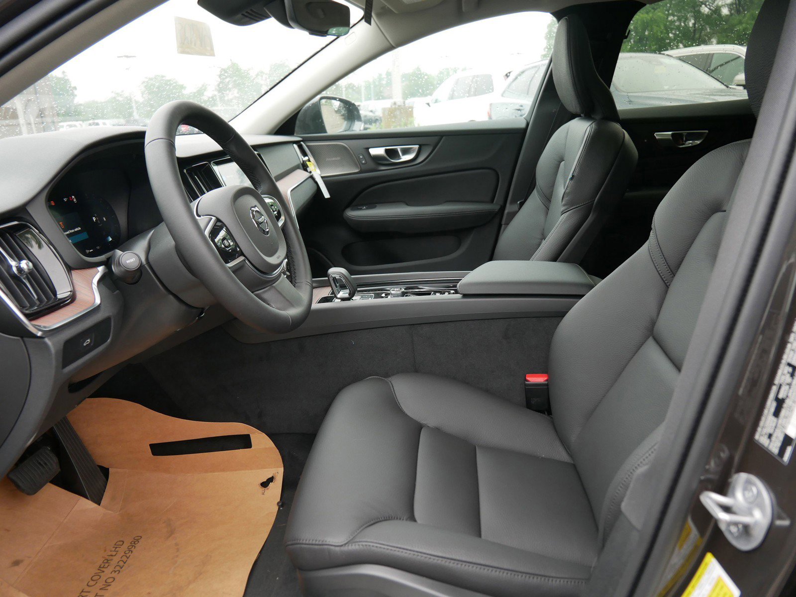 New 2025 Volvo V60 B5 Cross Country Plus w/ Climate Package image 5