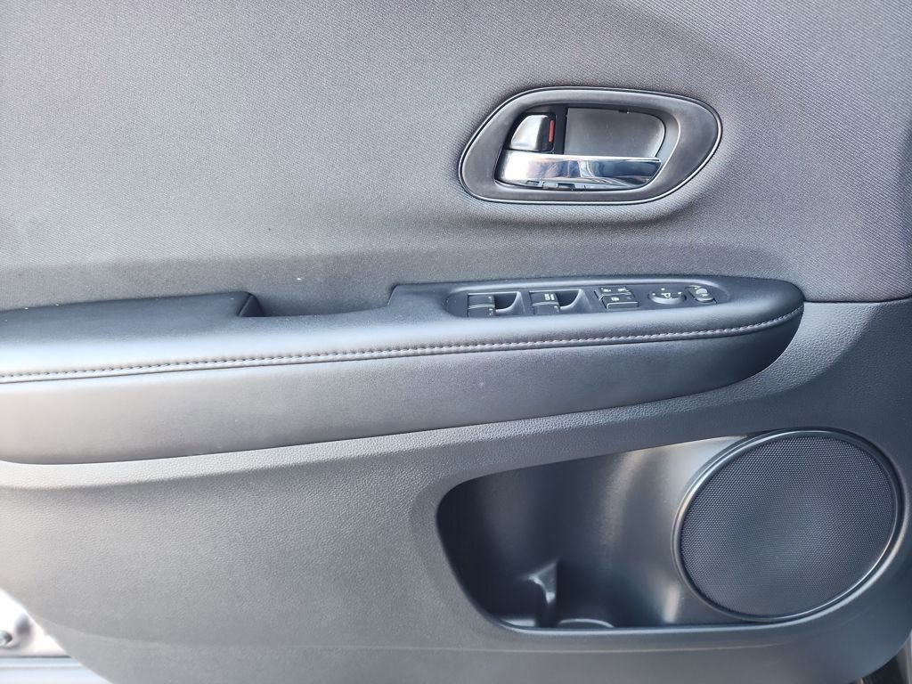 Used 2022 Honda HR-V Sport image 11