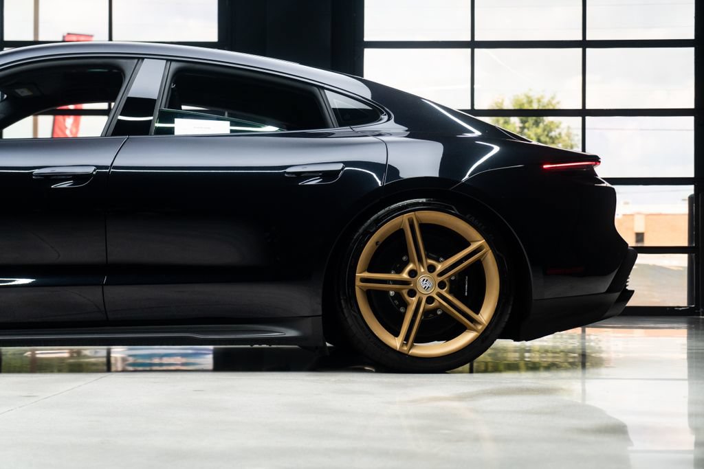 Used 2021 Porsche Taycan Turbo S w/ Premium Package AWD/4WD image 21