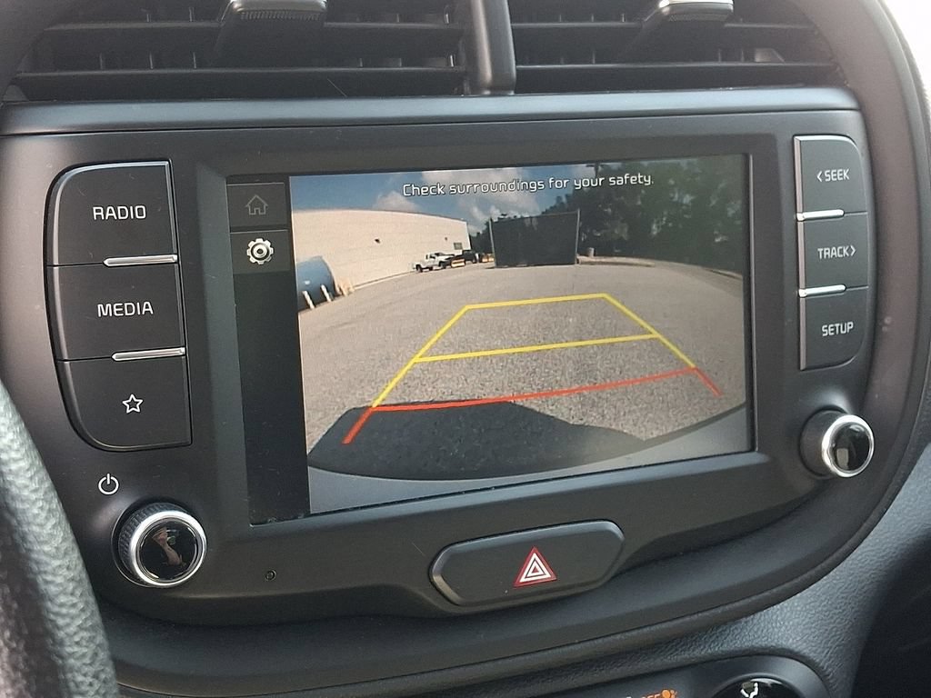 Used 2023 Kia Soul LX w/ Option Group 015 FWD image 4