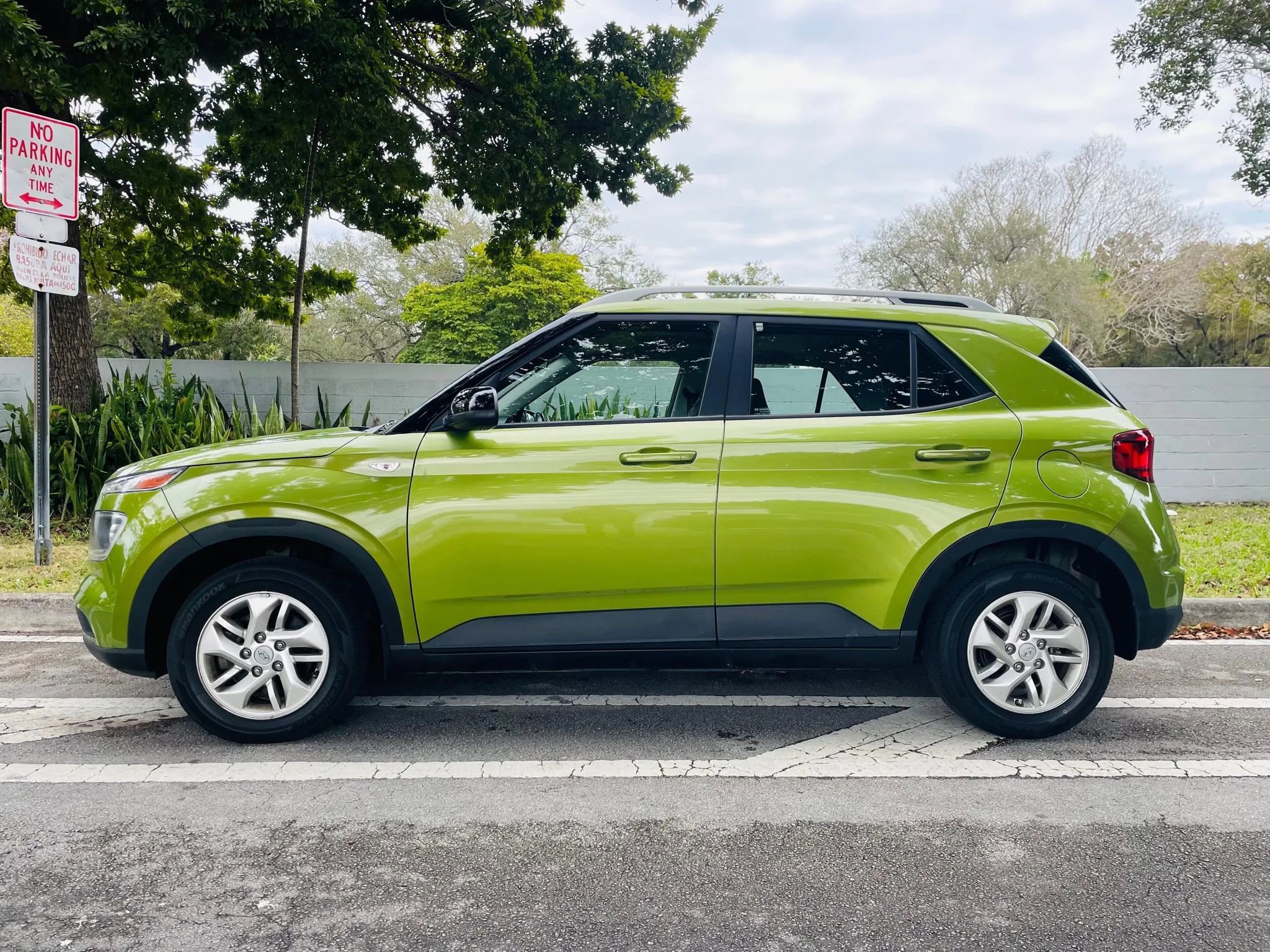 Used 2020 Hyundai Venue SEL w/ Convenience Package image 2