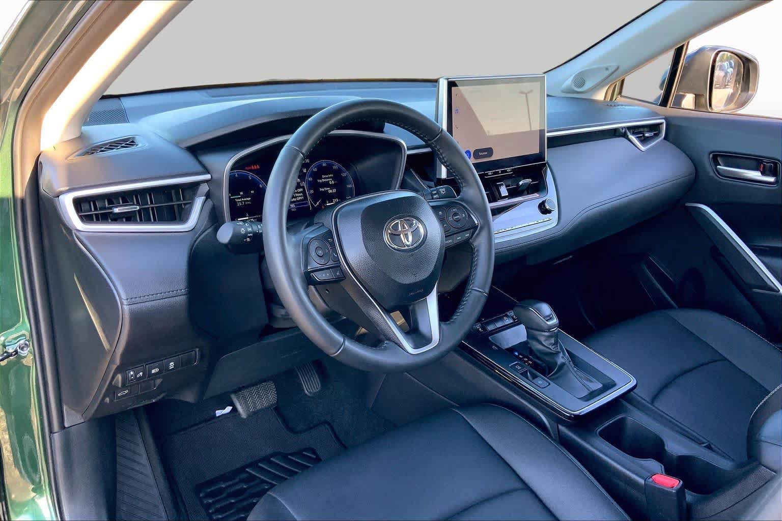 Used 2026 Toyota Corolla Cross XLE w/ Convenience Package FWD image 17