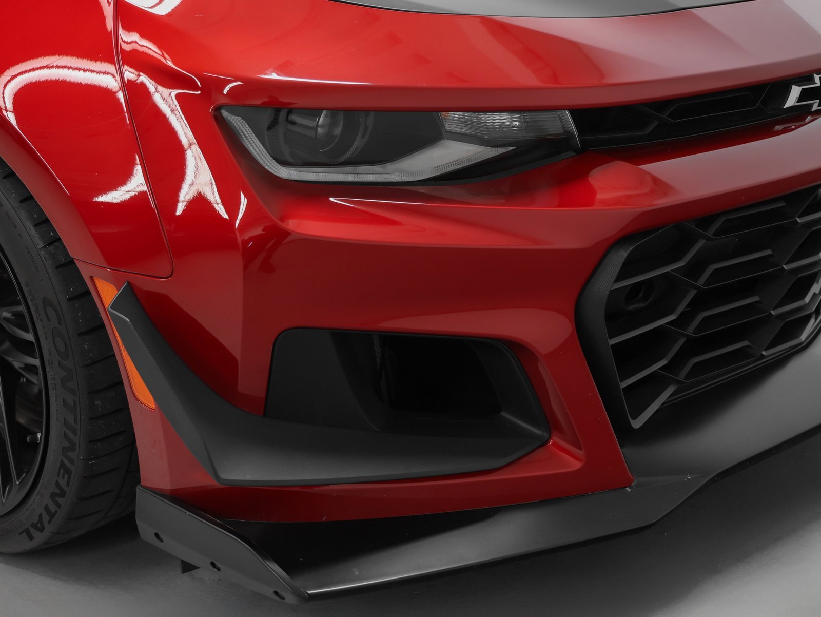 Used 2018 Chevrolet Camaro ZL1 image 19
