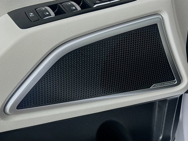 Used 2023 Kia Telluride EX w/ EX Captain's Chair Package FWD image 12