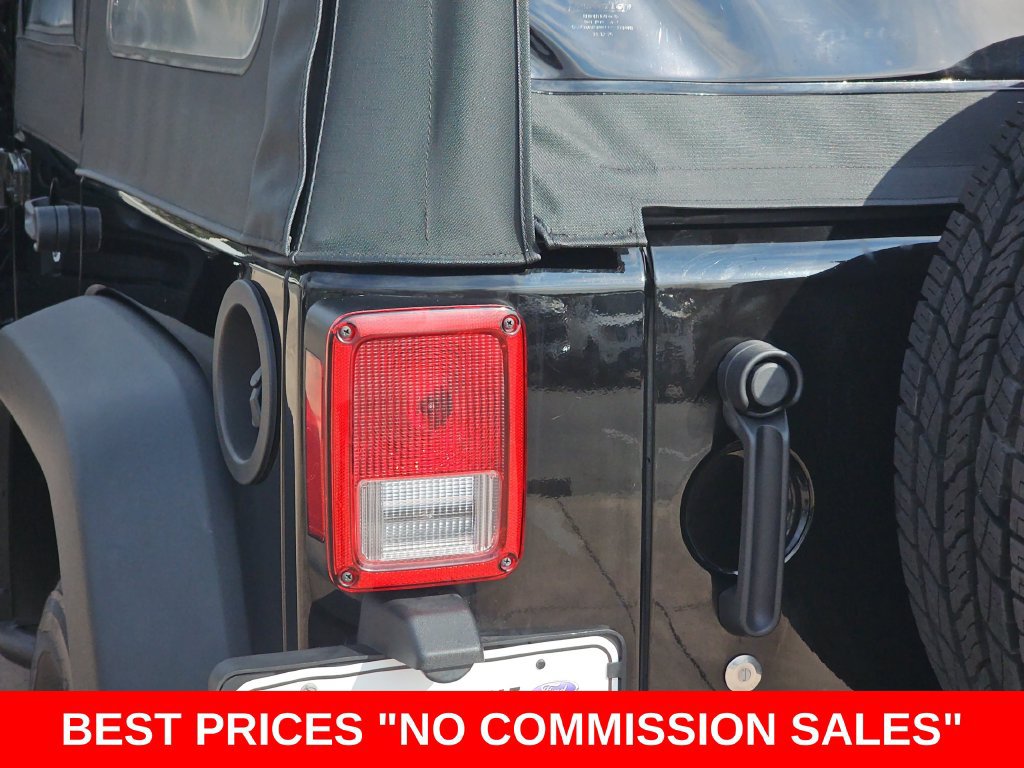Used 2016 Jeep Wrangler Unlimited Sport w/ Connectivity Group AWD/4WD image 40