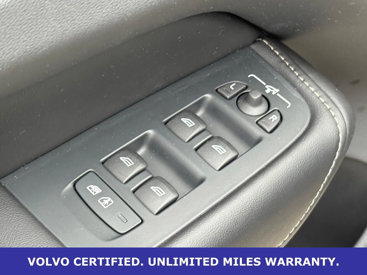 Certified 2024 Volvo XC60 B5 Ultimate w/ Protection Package Premier image 27