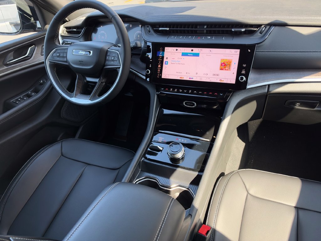 New 2027 Jeep Grand Cherokee Limited AWD/4WD image 11