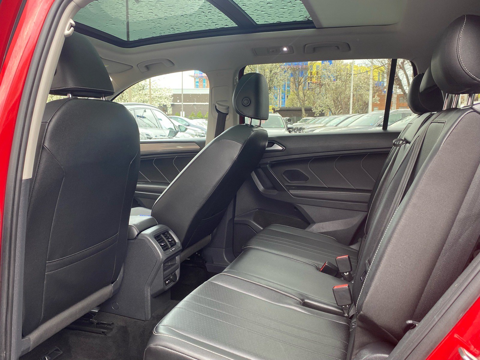 Certified 2023 Volkswagen Tiguan SE w/ Panoramic Sunroof Package FWD image 19