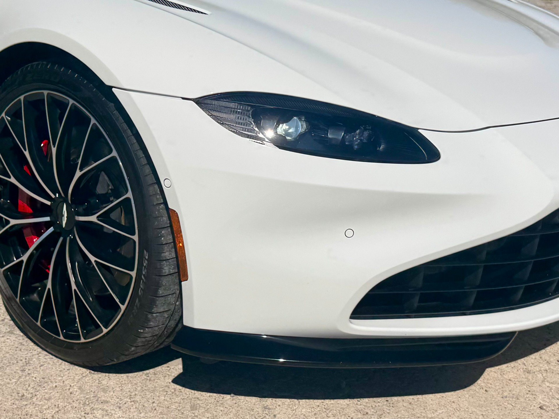 Used 2023 Aston Martin V8 Vantage Roadster RWD image 66
