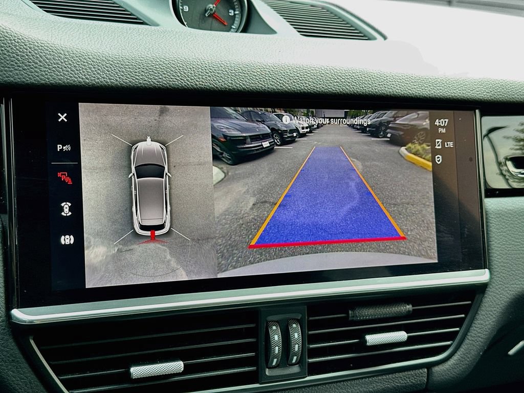 Certified 2023 Porsche Cayenne AWD/4WD image 17