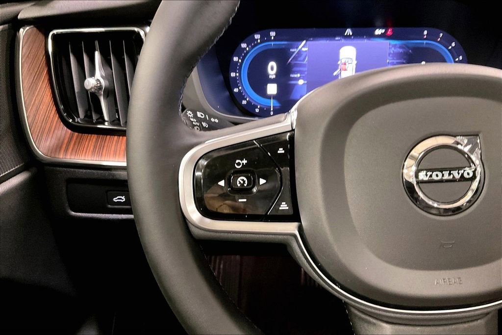Certified 2023 Volvo XC60 B5 Plus w/ Climate Package image 11