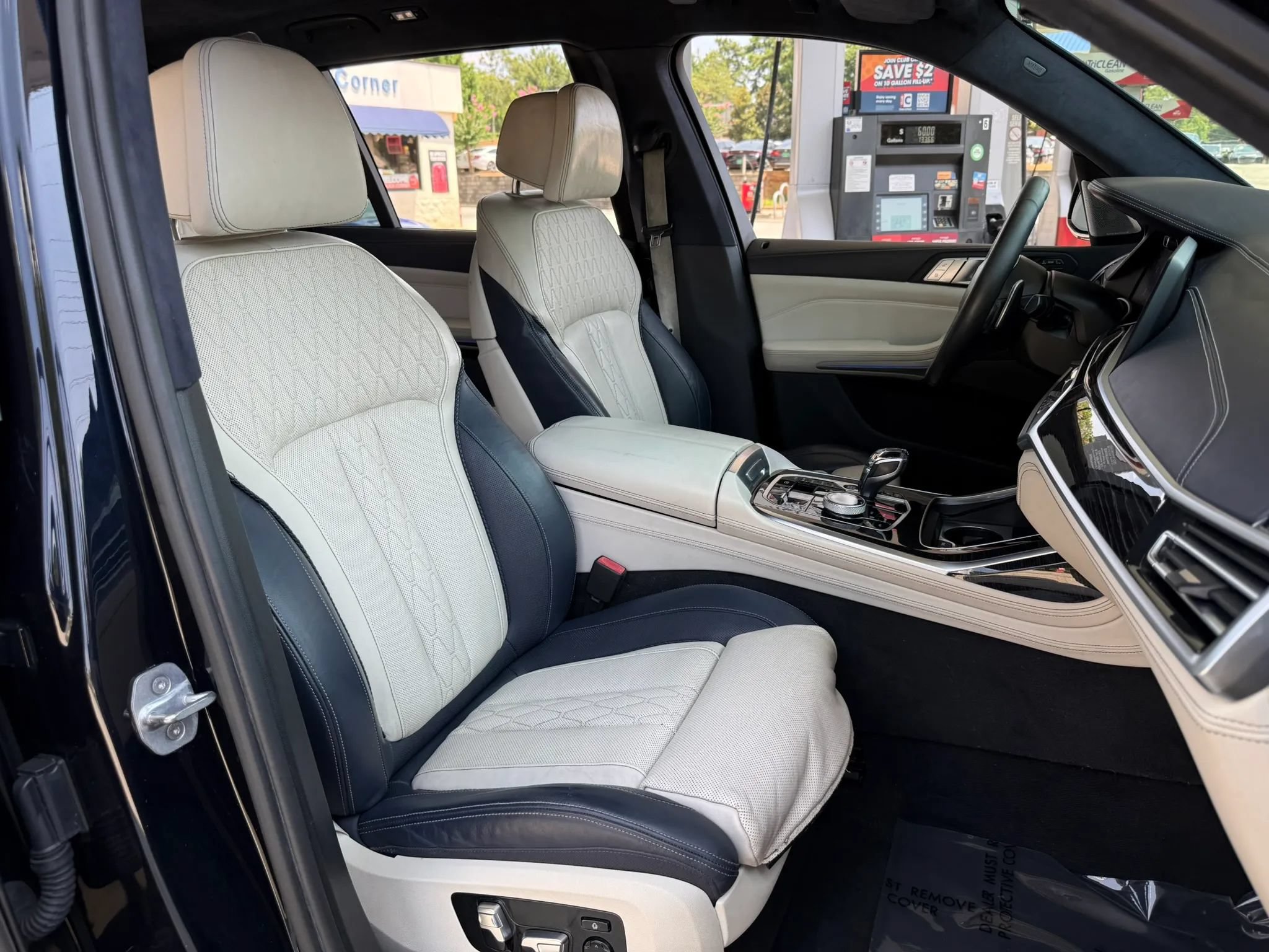 Used 2019 BMW X7 xDrive50i w/ M Sport Package AWD/4WD image 25